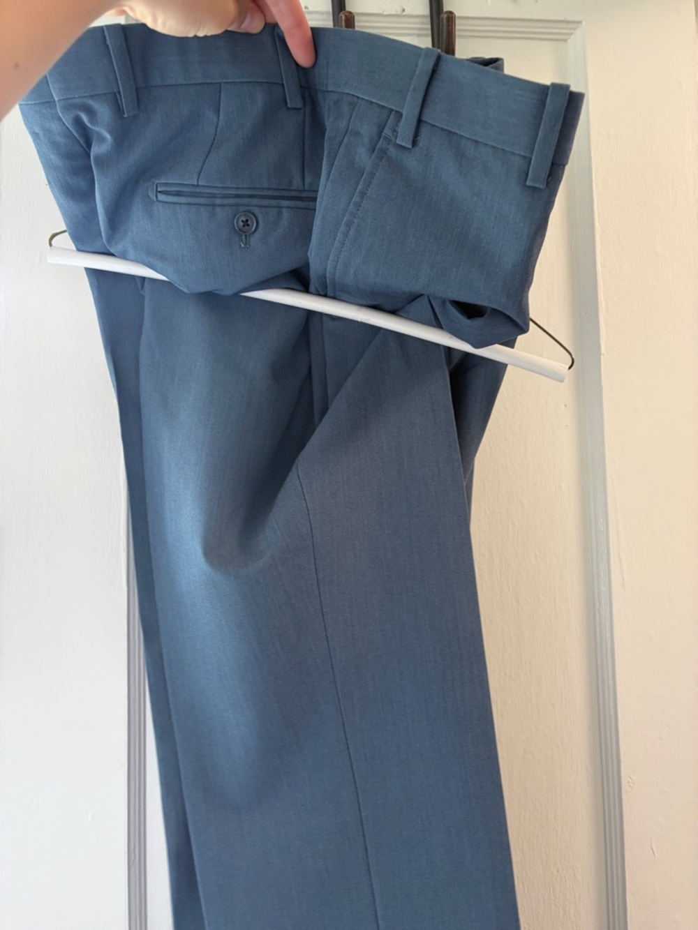 Classic Men's Blue Two-Piece Suit - Elegant Formal Blazer & Trousers - Picture 5 of 9